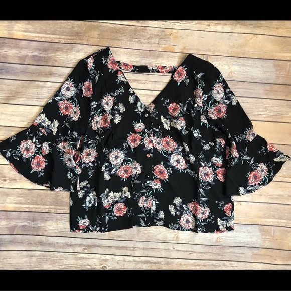 *3 for $30* Black Bell Sleeve Floral Cardigan - Picture 4 of 7
